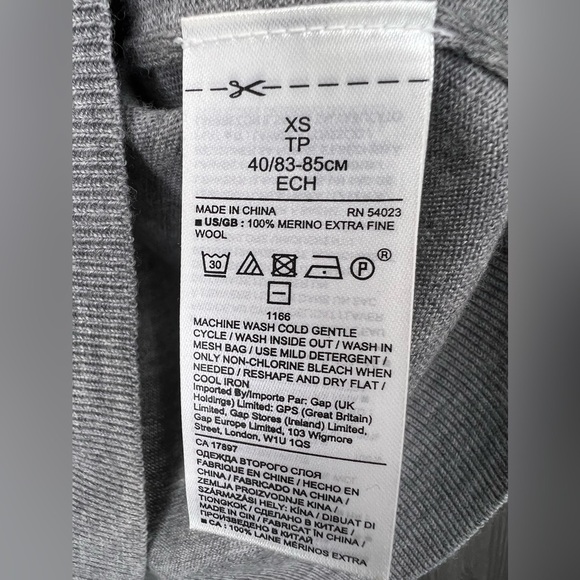 B15.8 Banana Republic 100% Extra Fine Merino Wool Sweater Vest Gray XS - Picture 5 of 5